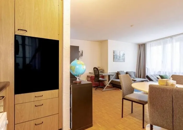 5-Mins Walk To Zurich Main Station - City Center