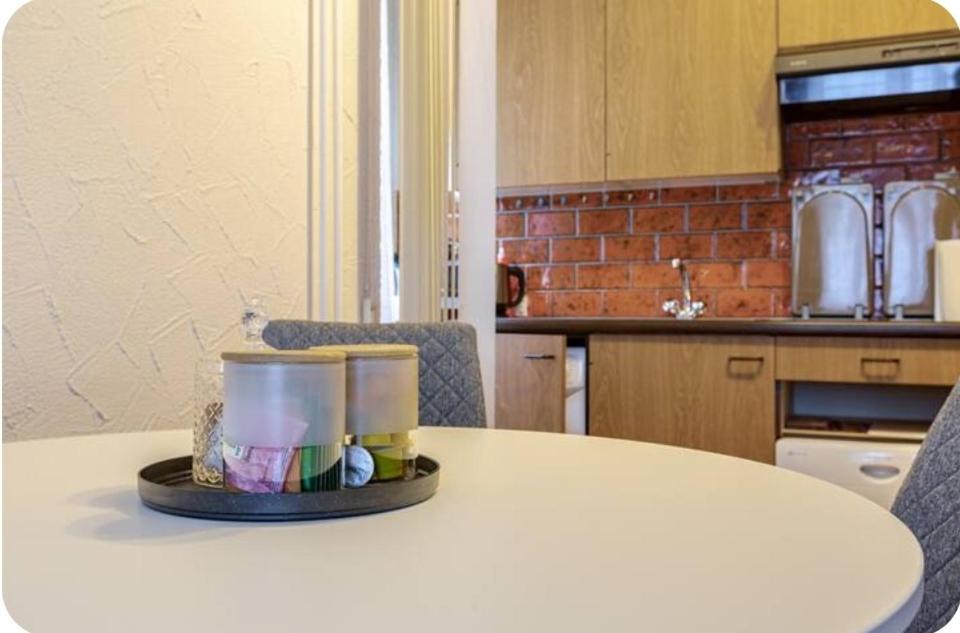 Appartement 5-mins Walk To Main Station - Center *
